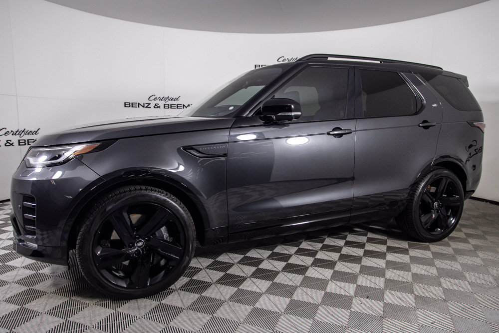 Used 2025 Land Rover Discovery Dynamic SE AWD/4WD image 10