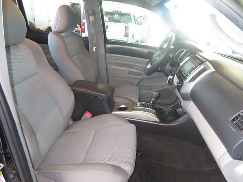 Used 2014 Toyota Tacoma PreRunner w/ TRD Sport Package RWD image 35