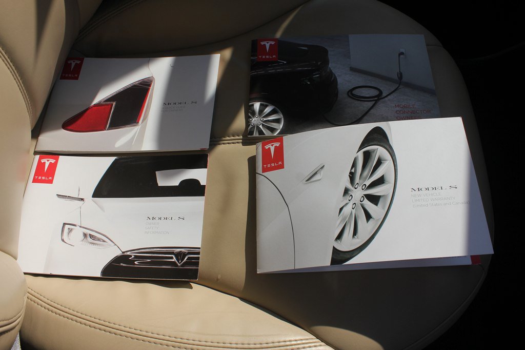 Used 2013 Tesla Model S RWD image 32