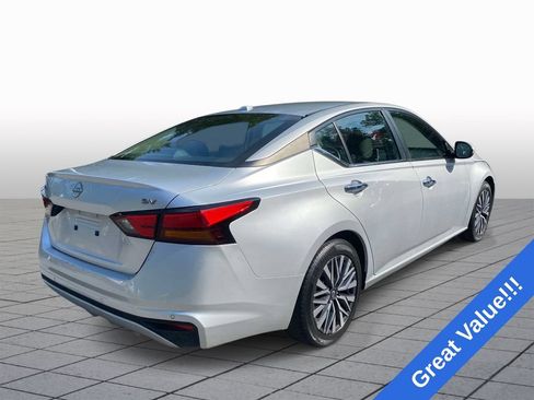 Used 2023 Nissan Altima 2.5 SV FWD image 6