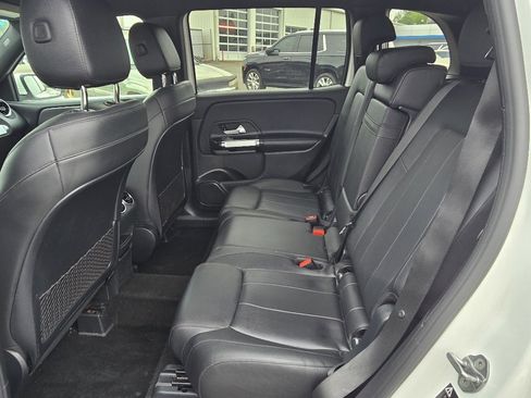 Used 2021 Mercedes-Benz GLB 250 image 12
