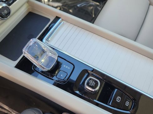 New 2026 Volvo XC60 B5 Ultra w/ Protection Package Premier image 10