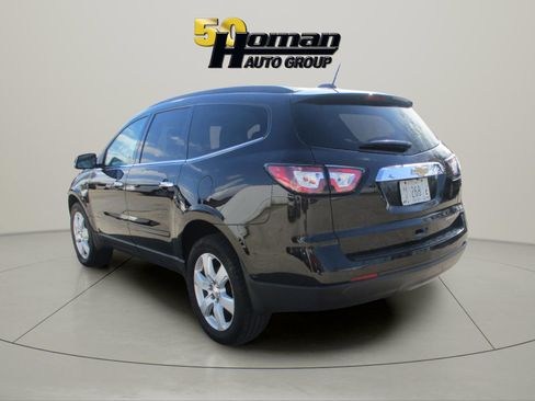 Used 2016 Chevrolet Traverse LT w/ Style and Technology Package FWD image 3