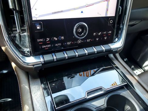 Used 2026 GMC Yukon Denali Ultimate AWD/4WD image 23