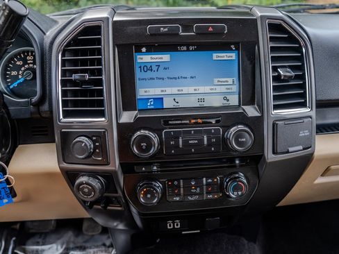 Used 2016 Ford F150 XLT w/ Equipment Group 302A Luxury AWD/4WD image 20