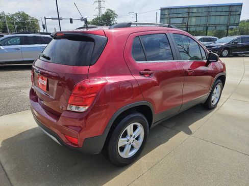 Used 2020 Chevrolet Trax LT AWD/4WD image 6