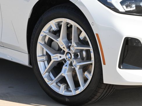 Used 2026 BMW 330i Sedan w/ Convenience Package RWD image 9