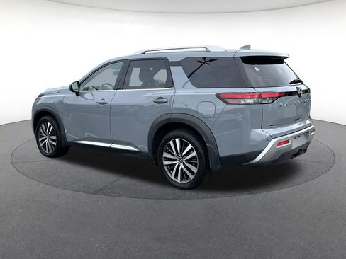 Used 2022 Nissan Pathfinder Platinum AWD/4WD image 3