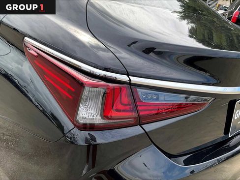Used 2024 Lexus ES 350 w/ Premium Package image 25