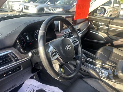 Used 2020 Kia Telluride SX w/ Towing Package FWD image 18