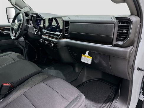 New 2026 GMC Sierra 2500 SLE w/ SLE Convenience Package image 30