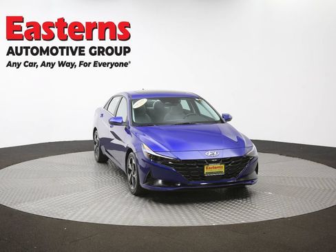 Used 2023 Hyundai Elantra Limited w/ Preferred Accessory Package FWD image 53