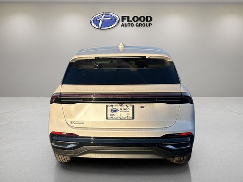 Used 2024 Lincoln Nautilus Premier w/ Equipment Group 102A AWD/4WD image 5