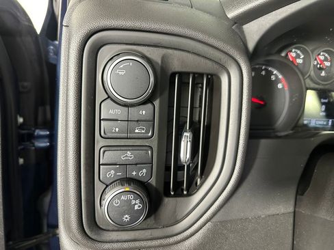 Used 2022 Chevrolet Silverado 1500 Custom AWD/4WD image 16