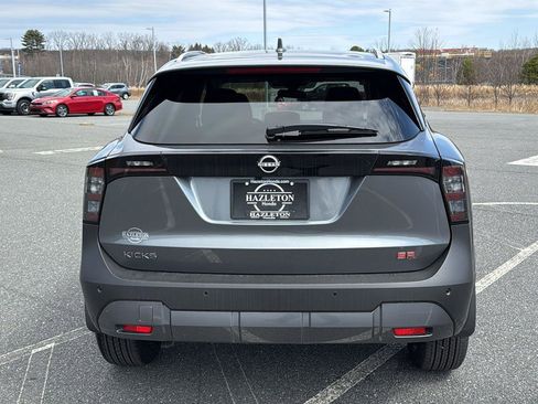 Used 2025 Nissan Kicks SR image 8