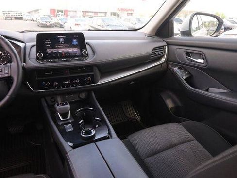 Used 2025 Nissan Rogue SV AWD/4WD image 26