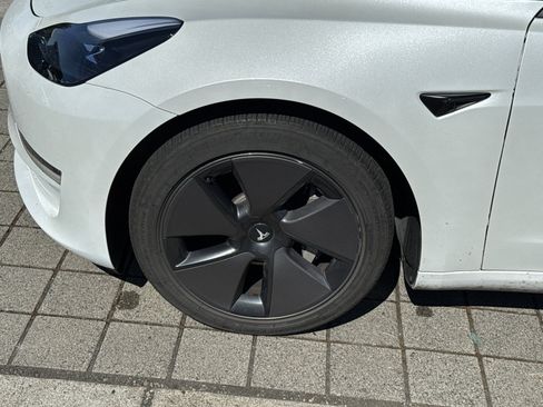 Used 2023 Tesla Model 3 Standard Range RWD image 10