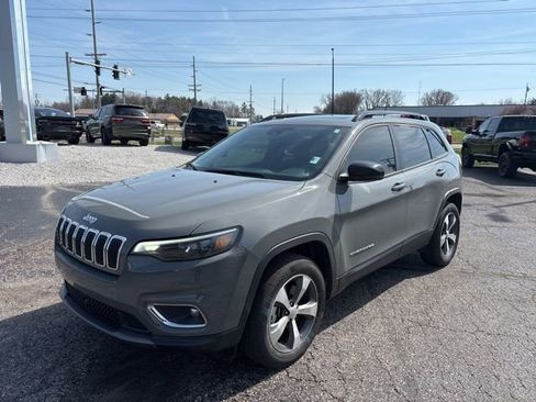 Used 2022 Jeep Cherokee Limited image 2