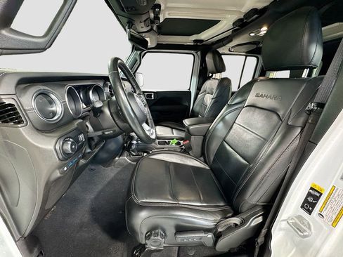 Used 2023 Jeep Wrangler Unlimited Sahara w/ Cold Weather Group image 13