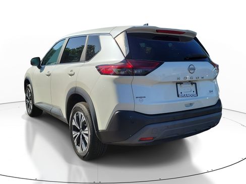 Certified 2023 Nissan Rogue SV FWD image 5