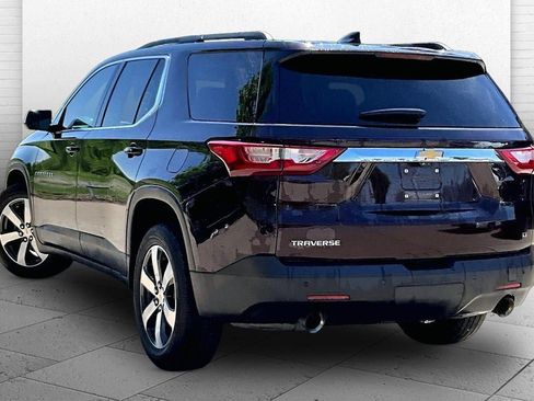 Used 2020 Chevrolet Traverse LT w/ LT Premium Package FWD image 9
