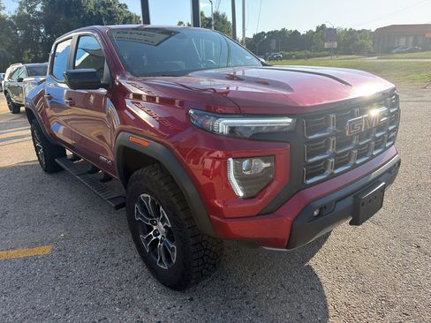 Used 2024 GMC Canyon AT4 w/ Technology Package AWD/4WD image 9