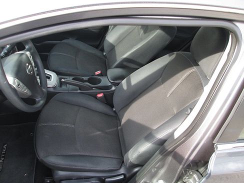 Used 2015 Nissan Sentra S image 15