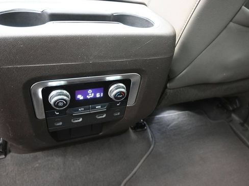 Used 2021 GMC Yukon SLT w/ SLT Luxury Plus Package RWD image 19