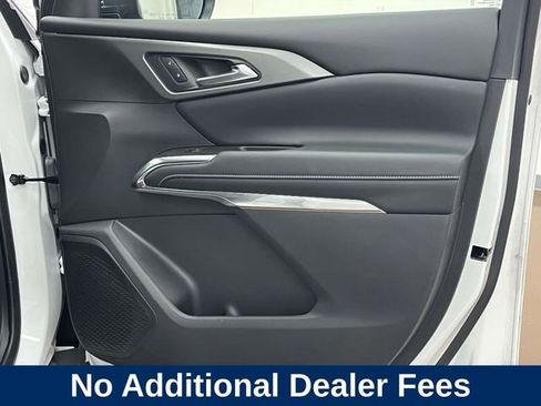 Used 2025 Chevrolet Traverse LT AWD/4WD image 29