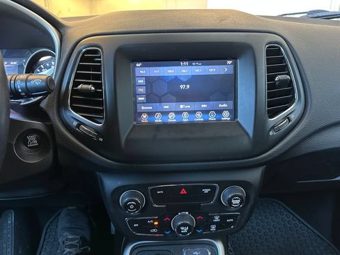 Certified 2019 Jeep Compass Latitude w/ Cold Weather Group AWD/4WD image 7