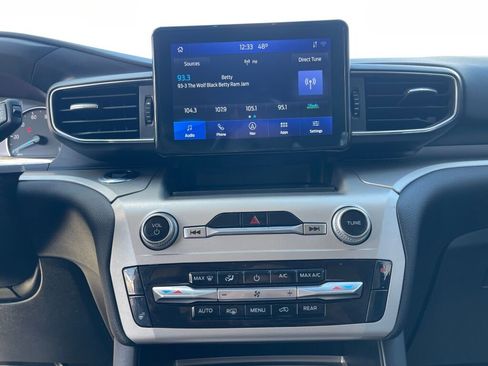 Used 2022 Ford Explorer XLT w/ Equipment Group 202A image 12