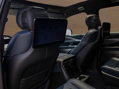 New 2025 Cadillac Escalade IQ Sport 2 AWD/4WD image 17