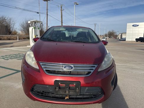 Used 2013 Ford Fiesta SE image 8