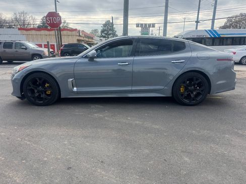 Used 2018 Kia Stinger RWD image 2