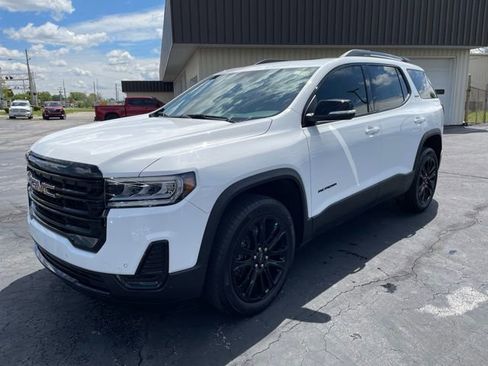 Used 2023 GMC Acadia SLE w/ Driver Convenience Package FWD image 3