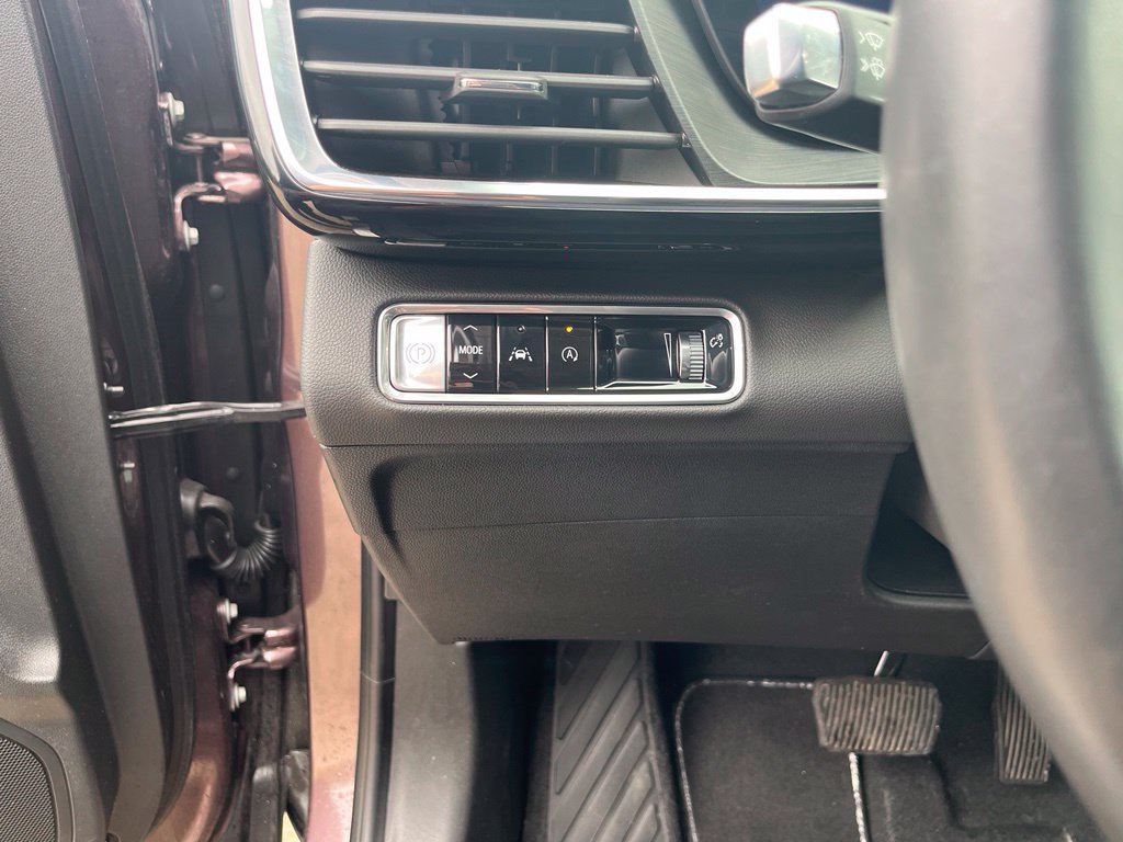 Used 2025 Buick Envision Preferred AWD/4WD image 23