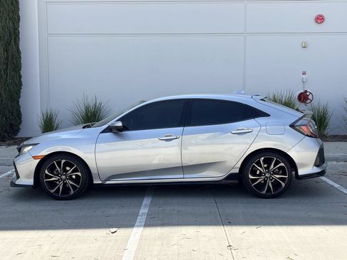 Used 2018 Honda Civic Sport image 6