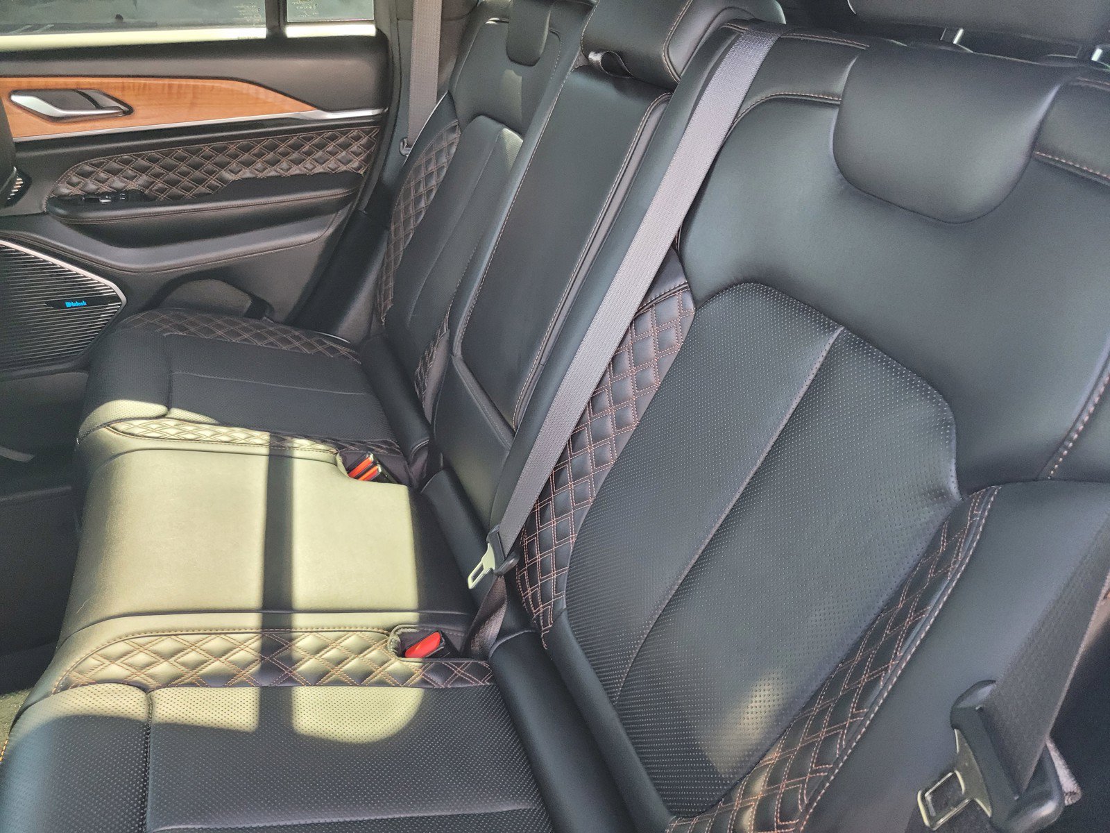 Used 2023 Jeep Grand Cherokee Summit AWD/4WD image 12