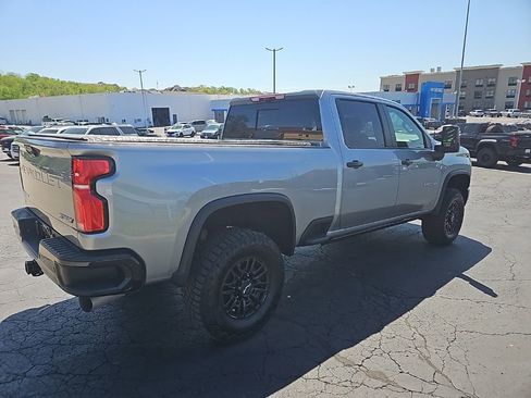 Used 2025 Chevrolet Silverado 2500 ZR2 w/ Technology Package AWD/4WD image 7