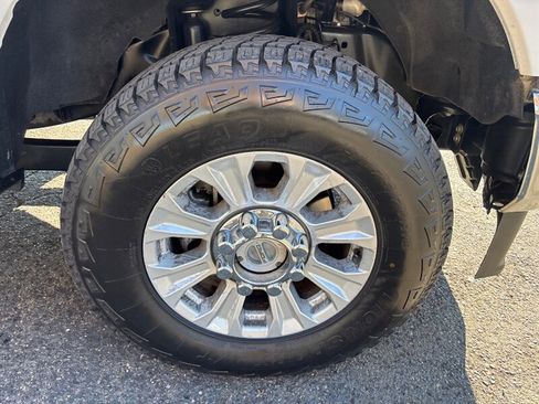 Used 2021 Ford F250 XLT w/ XLT Value Package image 24