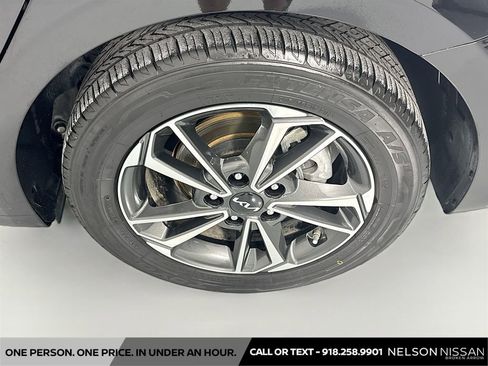 Used 2023 Kia Forte LXS FWD image 28