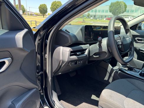 Used 2025 Kia K4 FWD image 33