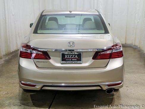 Used 2017 Honda Accord EX-L image 6