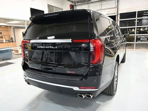 New 2026 GMC Yukon XL Denali w/ Denali Reserve Package image 5