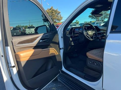 Used 2021 Cadillac Escalade Sport AWD/4WD image 4