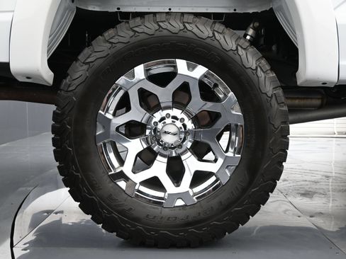 Used 2022 Ford F150 Lariat w/ Equipment Group 502A High AWD/4WD image 18