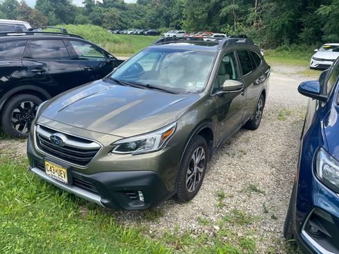 Used 2021 Subaru Outback Limited XT AWD/4WD image 3