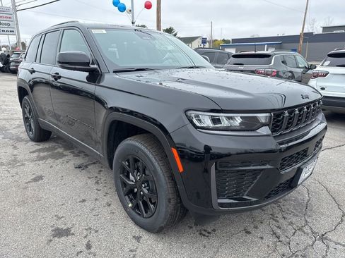 New 2026 Jeep Grand Cherokee Altitude AWD/4WD image 7