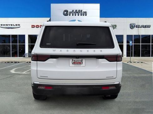 Used 2022 Jeep Wagoneer Series III image 8