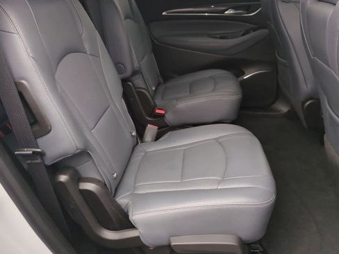 Used 2019 Buick Enclave Essence image 19